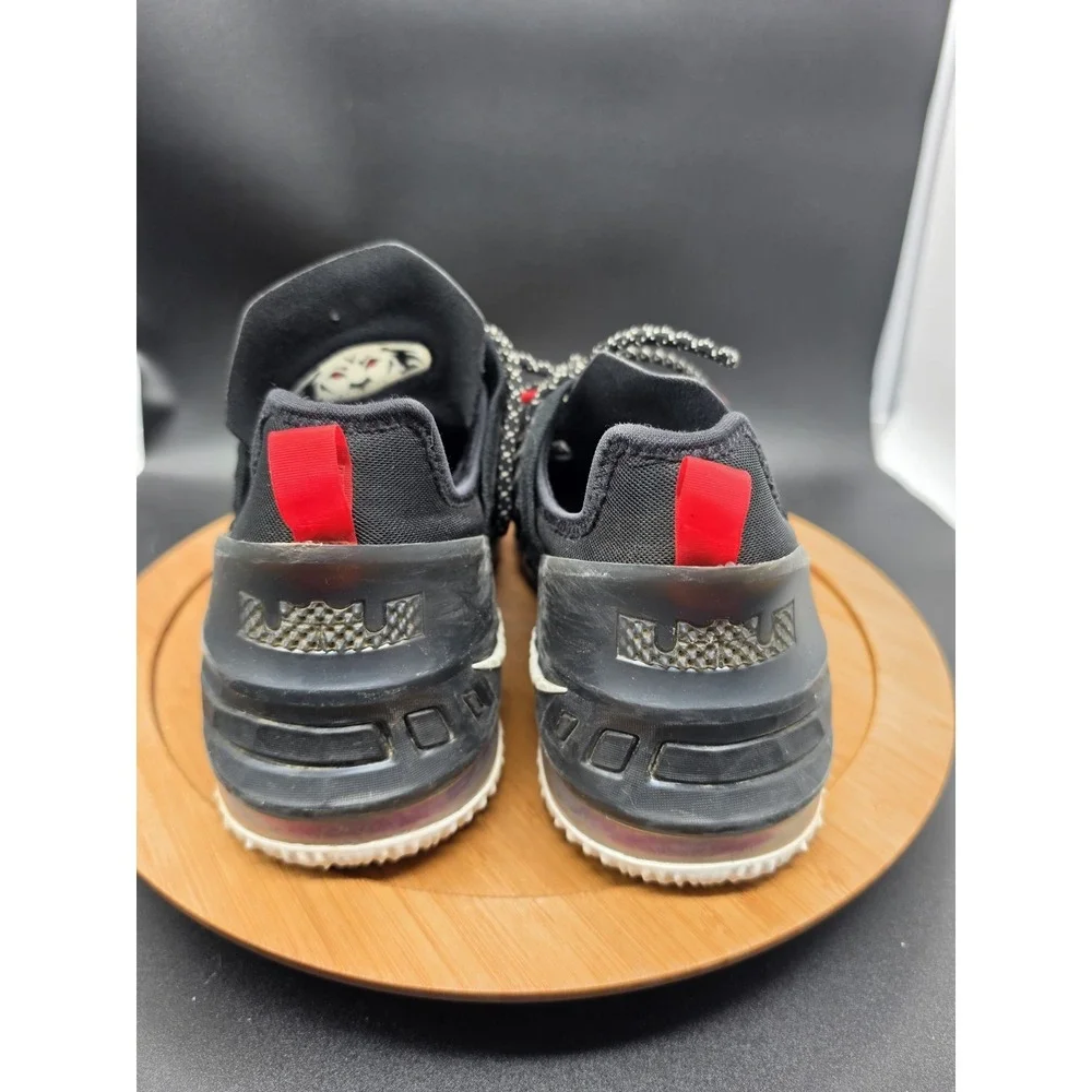 Nike excellent gently